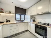 Casa de inchiriat, 4 camere, 3 bai, garaj, aproape de Vivo! 