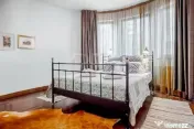 Apartament in vila cu garaj in zona Polona