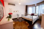 Apartament in vila cu garaj in zona Polona