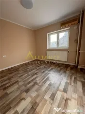 {Aparatorii Patriei} Apartament cu 3 camere, decomandat - 74 