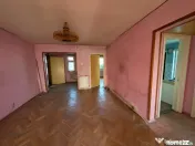 Apartament 4 camere în zonă centrală, pe Strada Armoniei 
