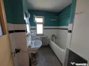 Apartament 4 camere în zonă centrală, pe Strada Armoniei 
