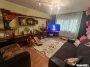 Apartament 3 camere de vanzare, situat in zona Far 