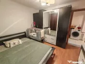 Apartament 3 camere de vanzare, situat in zona Far 