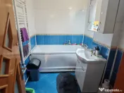 Apartament 3 camere de vanzare, situat in zona Far 