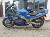 Motocicleta Suzuki RF 600 R 