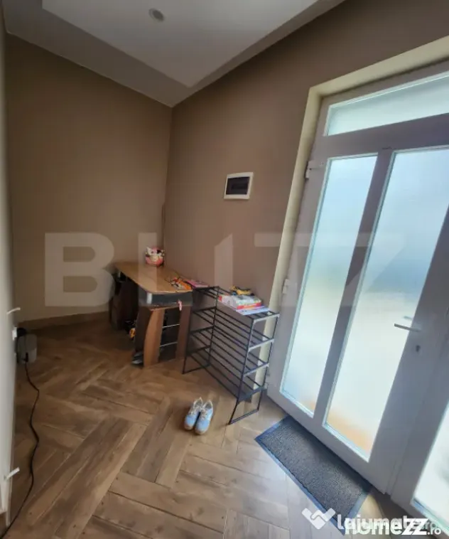 Casă înșiruită, la cheie, garaj, ansamblu inchis, zona T - Floresti (Cluj)
