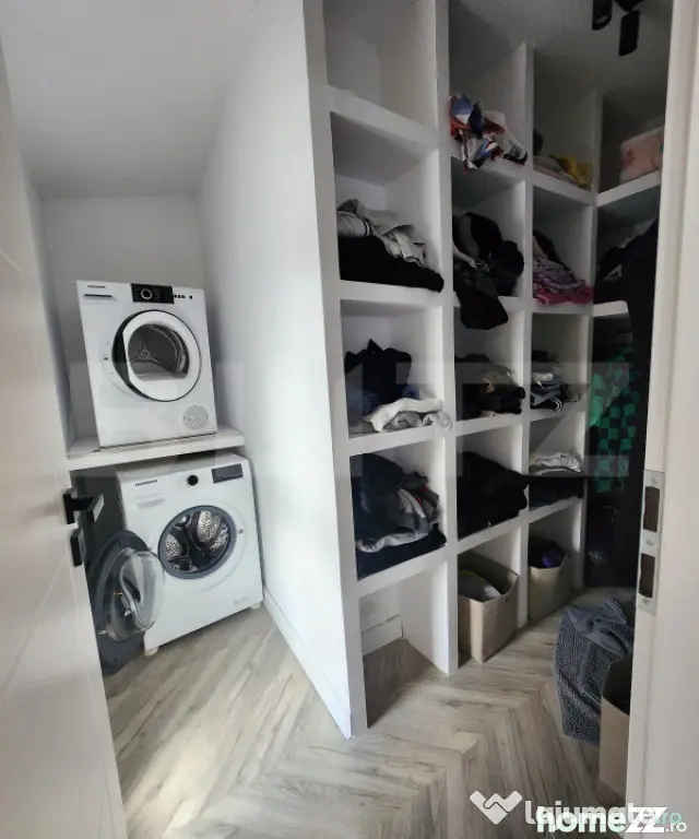 Casă înșiruită, la cheie, garaj, ansamblu inchis, zona T - Floresti (Cluj)