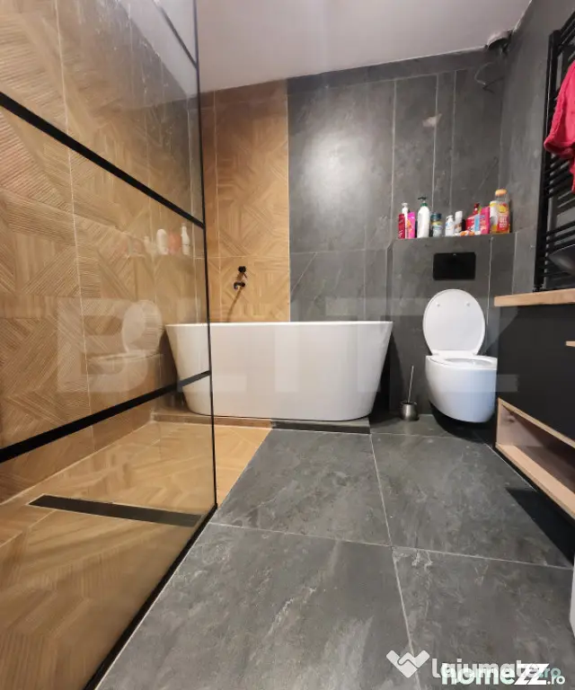 Casă înșiruită, la cheie, garaj, ansamblu inchis, zona T - Floresti (Cluj)