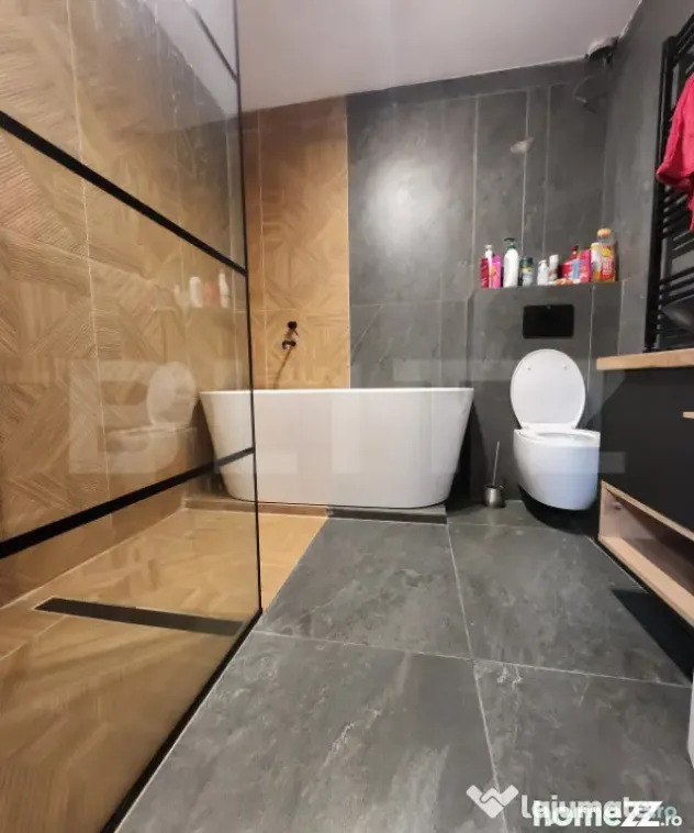 Casă înșiruită, la cheie, garaj, ansamblu inchis, zona T - Floresti (Cluj)