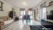 Apartament cu 3 camere de vânzare în zona Tractorul 