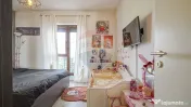 Apartament cu 3 camere de vânzare în zona Tractorul 