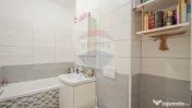 Apartament cu 3 camere de vânzare în zona Tractorul 
