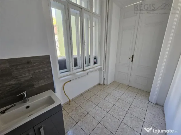 Studio Livada Postei ULTRACENTRAL Brasov cu parcare, beci s