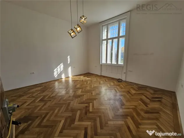 Studio Livada Postei ULTRACENTRAL Brasov cu parcare, beci s