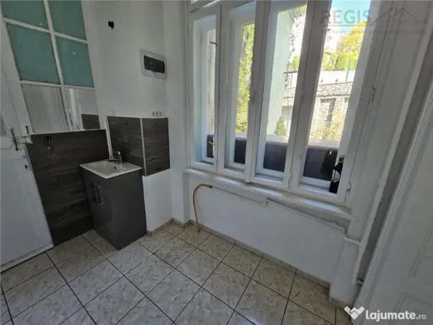 Studio Livada Postei ULTRACENTRAL Brasov cu parcare, beci s