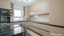 Apartament cu 3 camere, prima închiriere, în zona Tract...