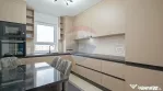 Apartament cu 3 camere, prima închiriere, în zona Tract...
