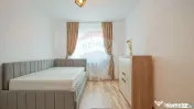 Apartament cu 3 camere, prima închiriere, în zona Tract...