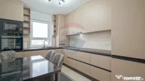 Apartament cu 3 camere, prima închiriere, în zona Tract...