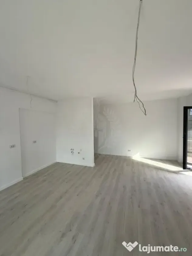 APARTAMENT 2 CAMERE//MRS GRADINILE//PARTER//LOC DE PARCARE