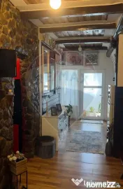 Casă / Vilă cu 4 camere de vânzare 