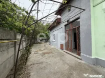 Grădină Botanica 306 mp teren 130 utili 6 camere 8 min met