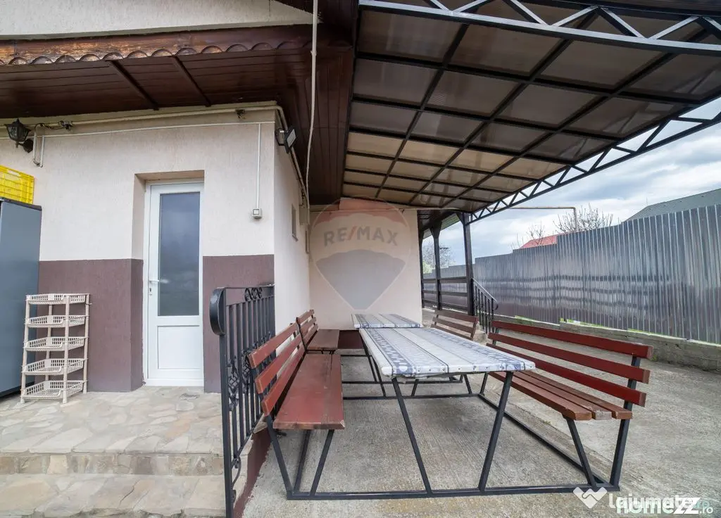 Hotel / Pensiune cu 21 camere de vânzare în zona Fermelor - Piatra-Neamt (Neamt)