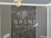 3 camere ultrafinisat/Balcon închis/Beci/Centrală proprie/ 