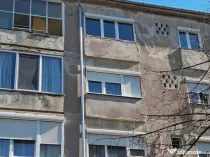 De vanzare apartament 2 camere Razbooeni