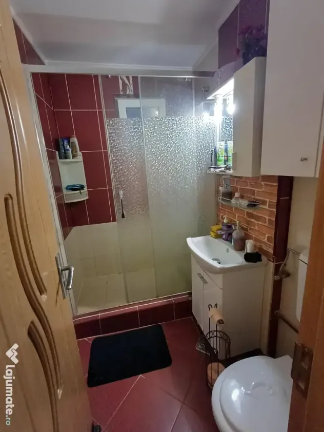 Vând apartament 3 camere Dâmbul Pietros