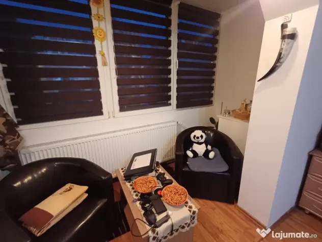 Vând apartament 3 camere Dâmbul Pietros