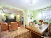 Pe incantare florala, casa cu 5 camere, curte individuala - 