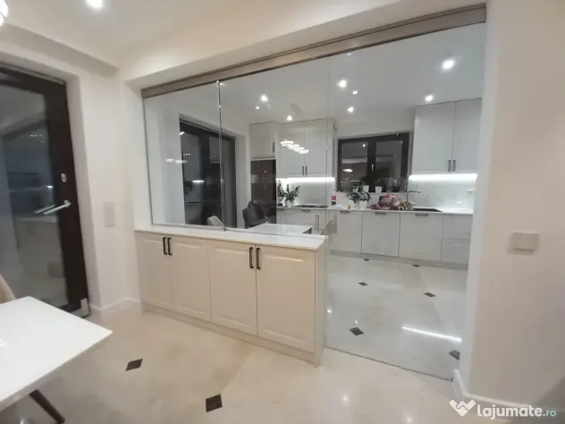 Usi interior, compartimentari din sticla securizata