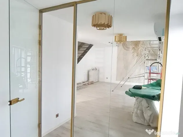 Usi interior, compartimentari din sticla securizata