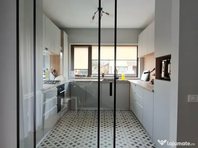 Usi interior, compartimentari din sticla securizata