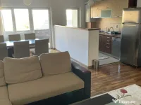 Închiriez ap. 3 camere 