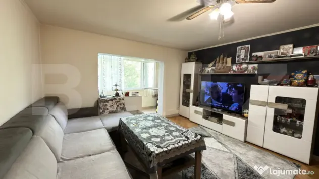 Apartament cu 3 camere, etaj 2 – Micro 16, zonă excelent?