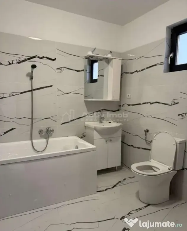 Casa pe parter cu 3 camere-Mutare imediata -Teren 800 mp-Asf