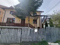 Vilă spațioasă de vanzare in Busteni-Oportunitate de inve