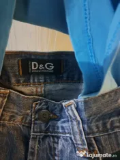 pantalon scurt plus un tricou 