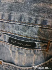 pantalon scurt plus un tricou 