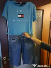 pantalon scurt plus un tricou 