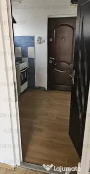 Camera de camin cu baie proprie si centrala - Zona Noua 