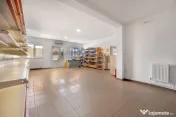 Spațiu de producție cu dotări complete: brutărie, pat... 