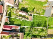 Teren frumos de 1.469 mp cu casuta: oportunitate in zona Cen 