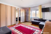 Apartament o camerǎ de închiriat vis a vis de Consiliul... 