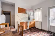 Apartament o camerǎ de închiriat vis a vis de Consiliul... 
