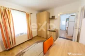 Corp de casă renovat, curte comună – Str. Lungă, Brașo
