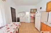 Corp de casă renovat, curte comună – Str. Lungă, Brașo 